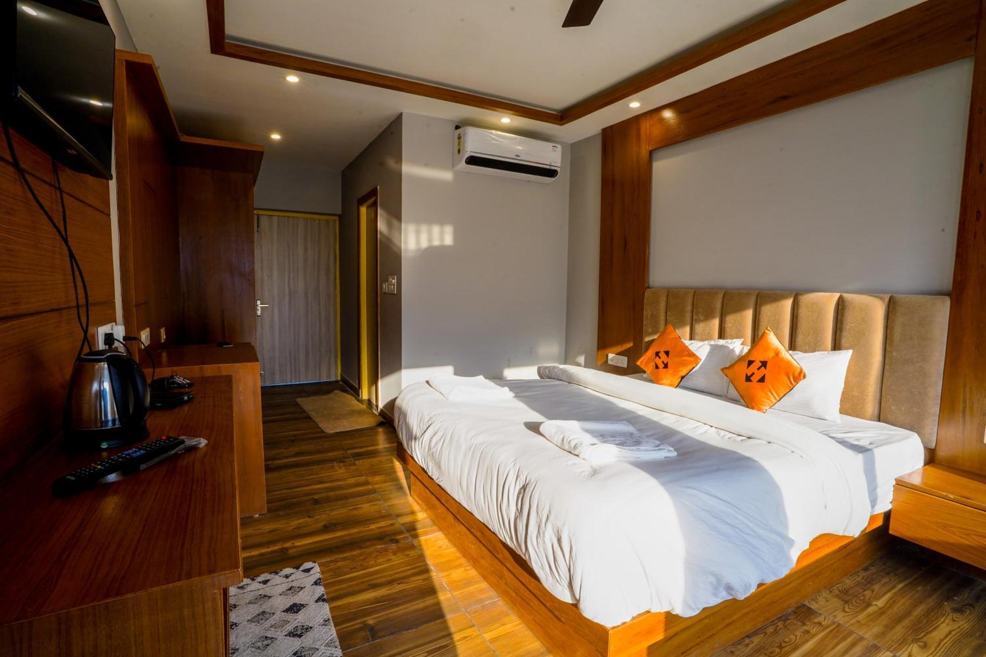 Hide-In Rishikesh, Laxman Jhula Hostel Bagian luar foto