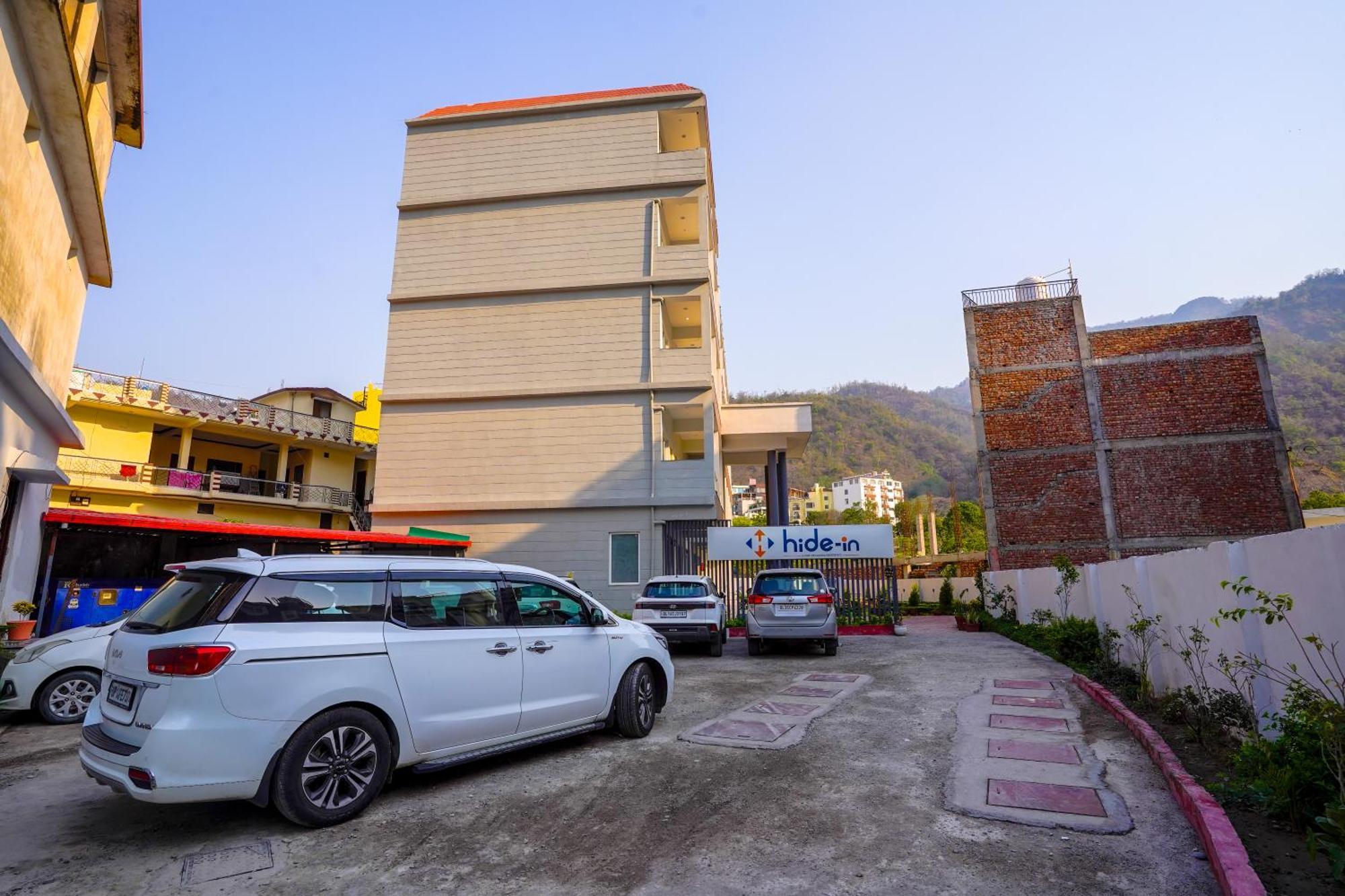 Hide-In Rishikesh, Laxman Jhula Hostel Bagian luar foto